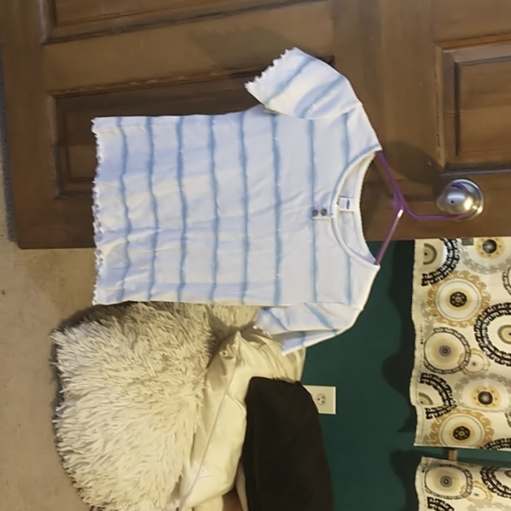 Woman's shirt